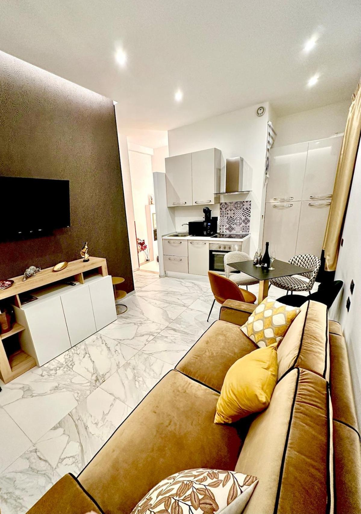 Quo Vadis Apartment *