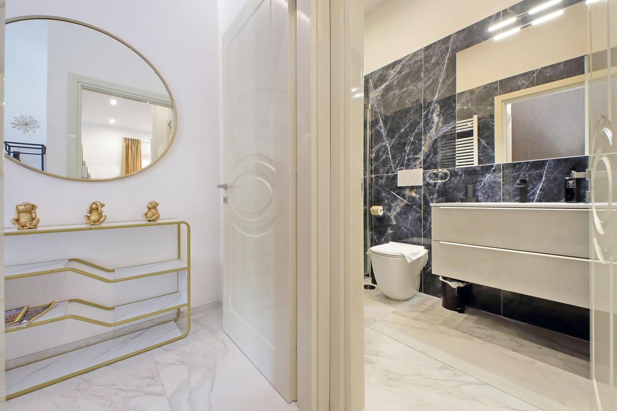 Quo Vadis Apartment *
