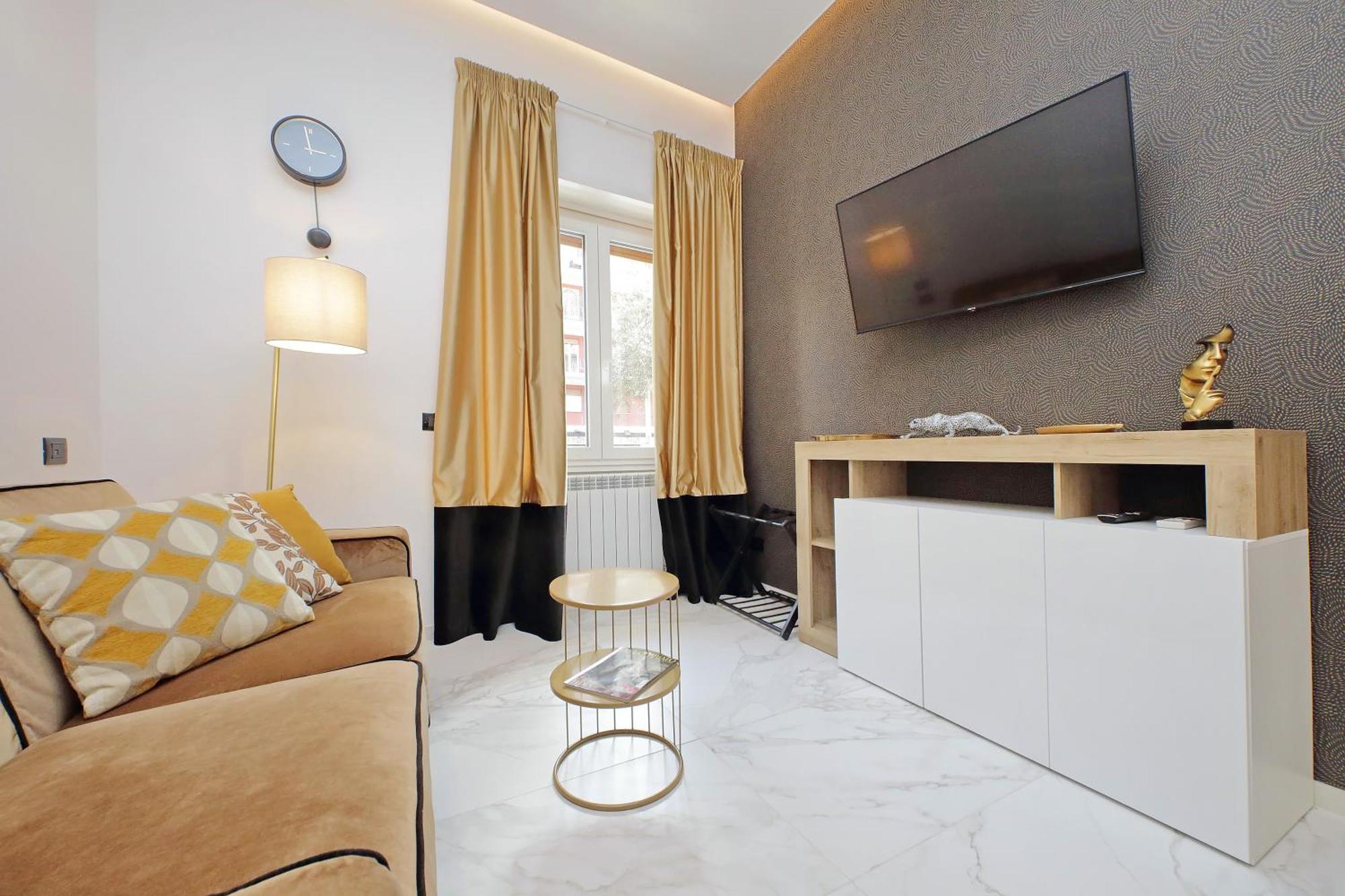 Quo Vadis Apartment *